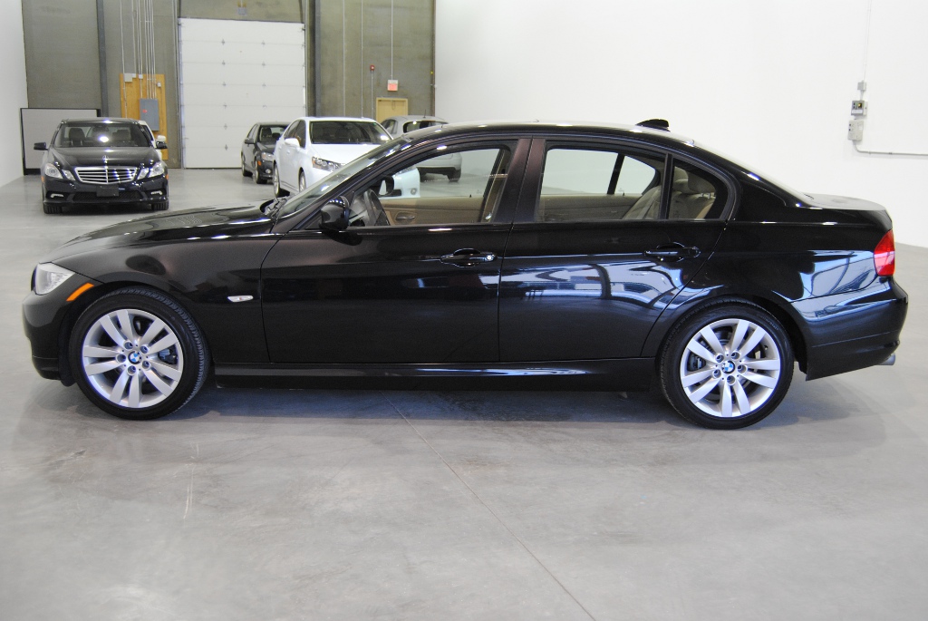 Bmw 323i 2011 black #2