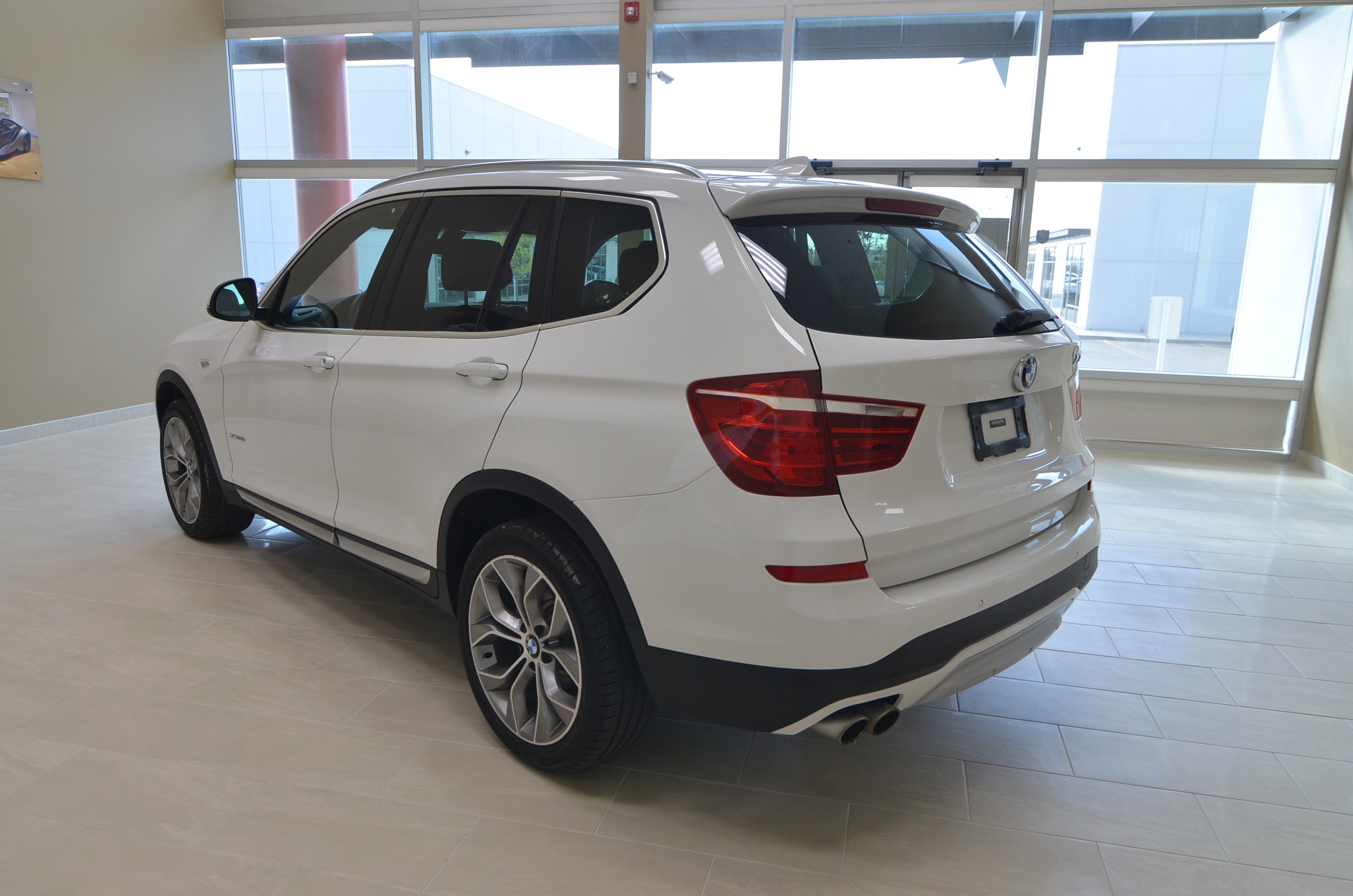 2016-bmw-x3-xdrive28i-w-nav-heads-up-display-starwest-motorcars